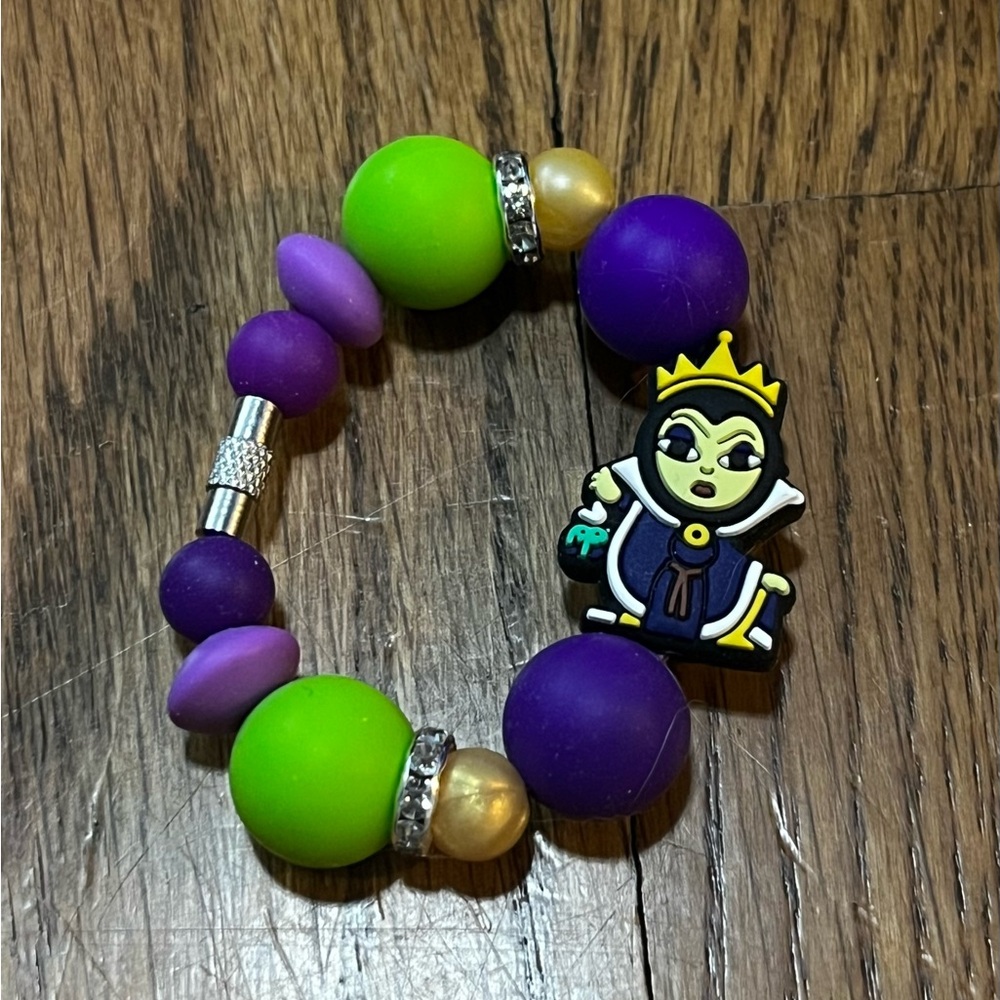 New Beaded Cup Charm Handle Bracelet Accessory - Evil Queen Tumbler Charms